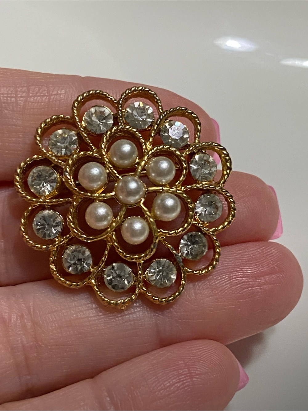 VTG Gold-Tone Pearl & Crystal Flower Brooch